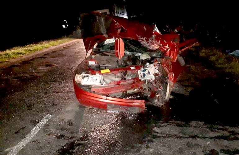 Ночью на трассе Житомир–Черновцы столкнулись два авто: один человек погиб, еще трое травмированы