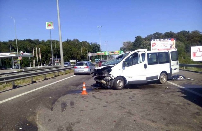 Страшное ДТП на трассе Житомир-Киев: в аварии погиб 19-летний попутчик. ФОТО