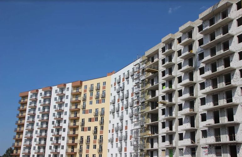 ЖК «Фаворит» продовжує будівництво третьої багатоповерхівки у Житомирі. ФОТО