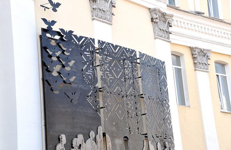 Элементы памятника Героям Небесной Сотни в Житомире изготовлены из «вечного» металла