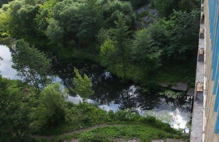 В реке Каменка в Житомире нашли тело мужчины