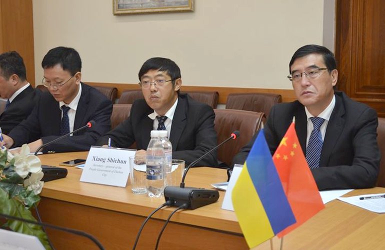 Власти Житомира обсудили возможность сотрудничества с китайским городом Дачжоу. ФОТО