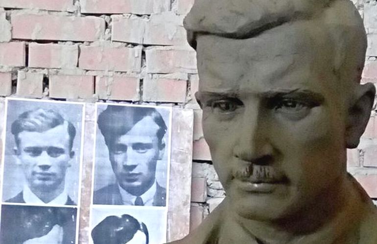 Установку памятника Олегу Ольжичу в Житомире перенесли на конец октября