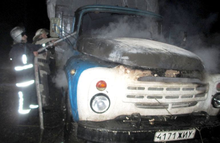 В Житомирской области на ходу загорелся грузовик