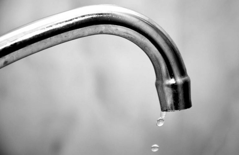 Из-за аварийного ремонта в Житомире до вечера будут проблемы с подачей воды