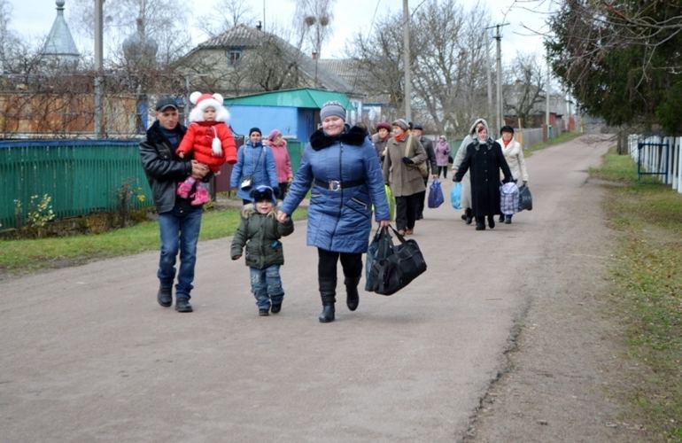 В селе на Житомирщине, где находится артиллерийская база, провели учебную эвакуацию. ФОТО