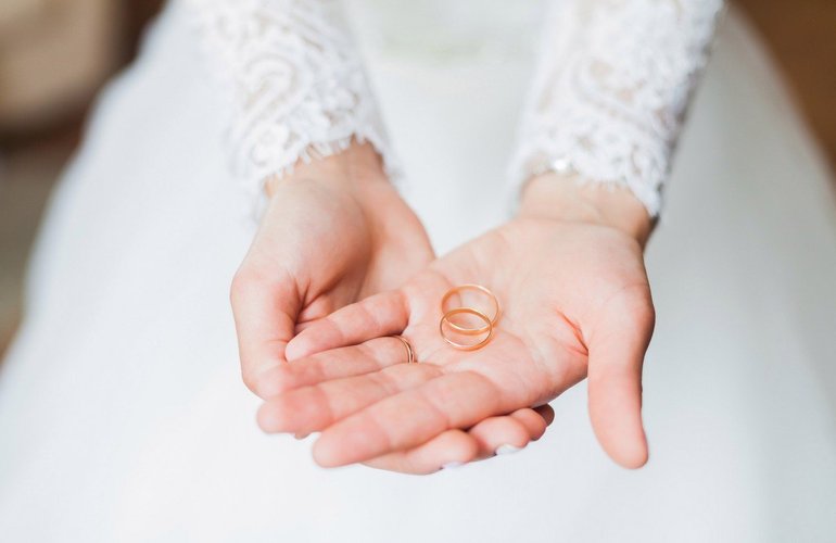 «Брак за сутки»: услугой экспресс-свадьбы в Житомире воспользовались более 300 пар