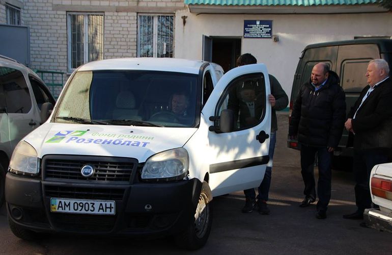 Нардеп Борислав Розенблат подарував житомирському територіальному центру автівку для соцобслуговування підопічних. ВІДЕО