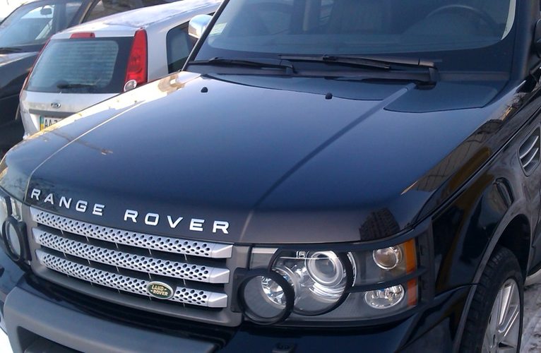 У бизнесмена в Бердичеве за 20 минут угнали дорогой Range Rover