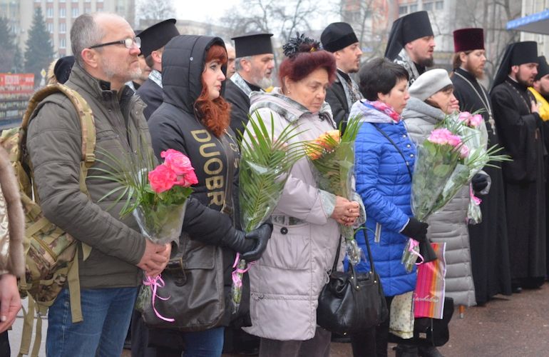 В Житомире почтили память добровольцев, защищавших Украину от врага. ФОТО