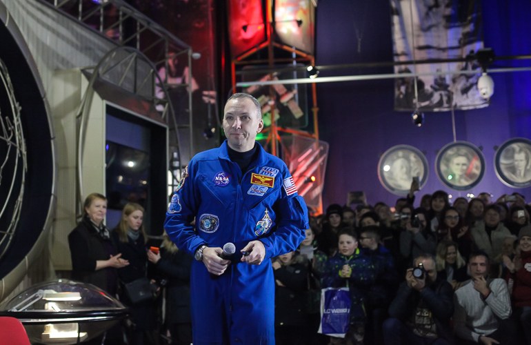 В Житомире на встречу с астронавтом NASA пришли сотни житомирян. ФОТО