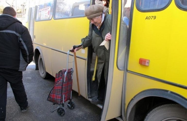Бесплатный проезд в маршрутках: в Житомире суд отменил временные ограничения для пенсионеров