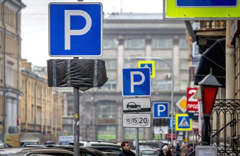 Президент подписал закон о парковке: новые правила, штрафы и другие «сюрпризы» для водителей