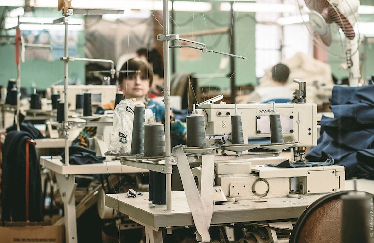 Владелец швейного цеха на Житомирщине заплатит 550 тыс. грн штрафа за неоформленных работников