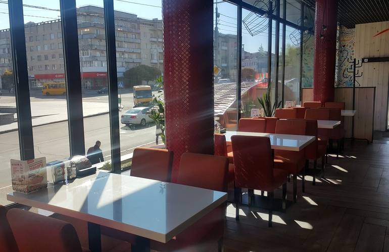 Два бара в центре Житомира и кафе жены мэра переходят на ночной режим работы