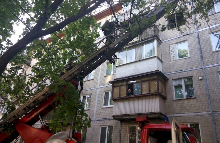 В Житомире из-за пожара эвакуировали жителей 5-этажки