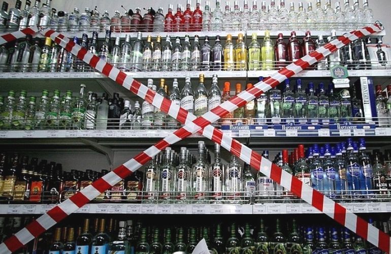 Горсовет может запретить продажу алкоголя в Житомире после 22:00
