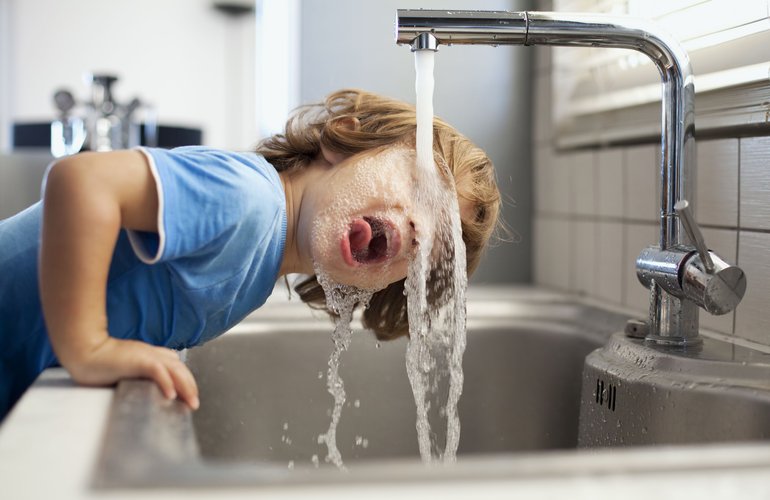 Проверка показала, что вода в детсадах Житомира не соответствует нормам