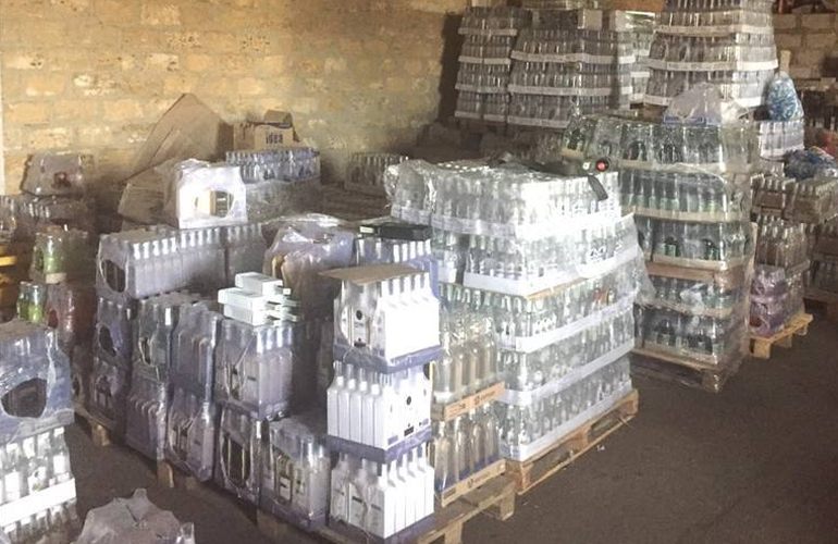 Правооохранители изъяли на Житомирщине несколько тонн водки с фальшивыми акцизными марками