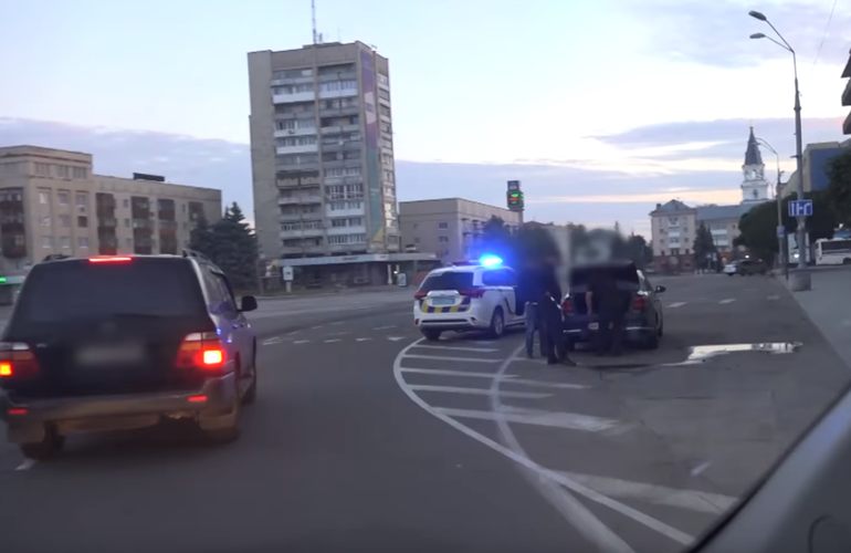 В Житомире арестовали бандитов, которые пытались подорвать полицейского в автомобиле. ФОТО. ВИДЕО