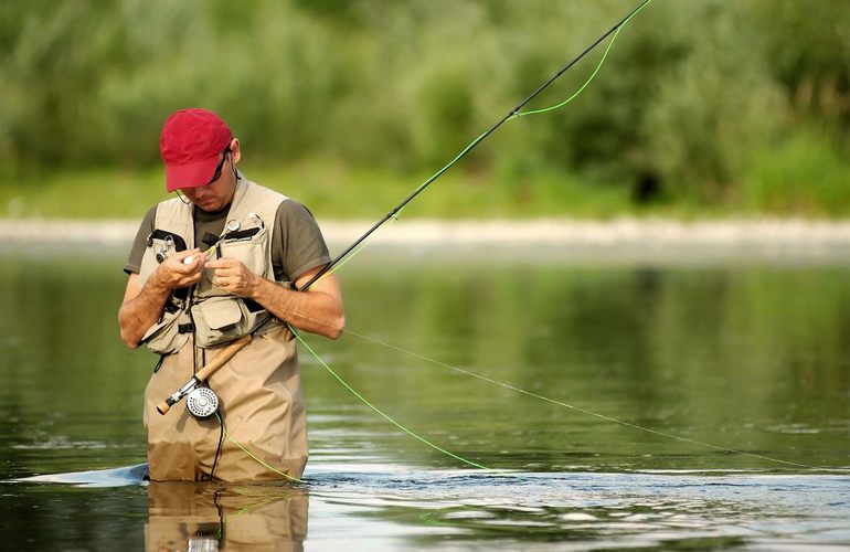 Как выбрать рыболовные крючки: основные виды