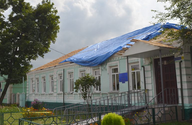 В Житомире проводят ремонт музыкальной школы по улице Большой Бердичевской. ФОТО