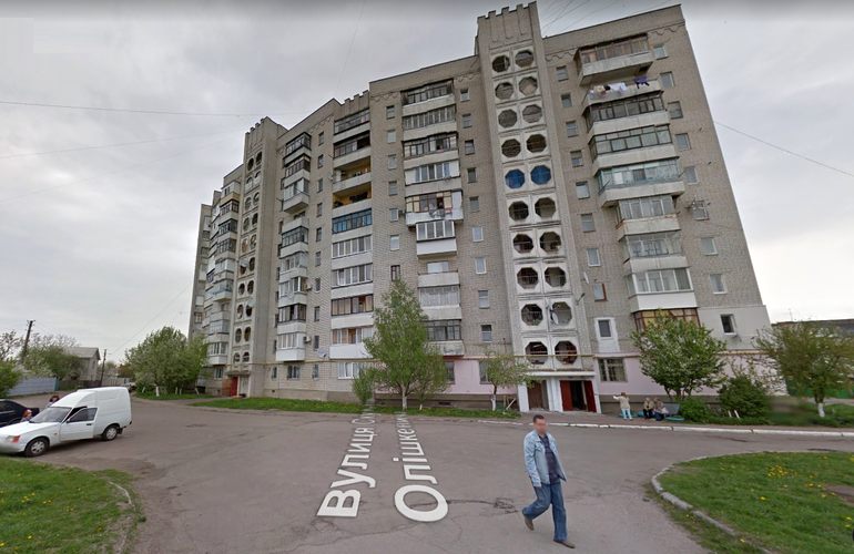 В Житомире 17-летний парень выпрыгнул из окна квартиры на 6 этаже. ФОТО