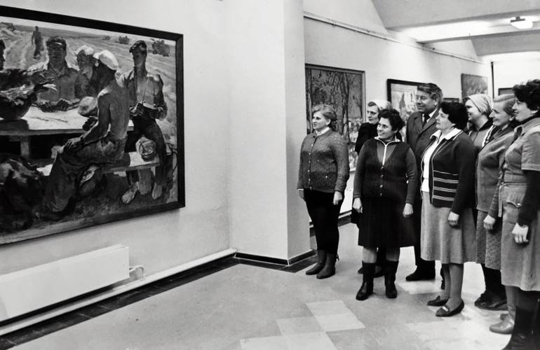 Найдены утерянные фотографии, демонстрирующие будни музея соцреализма в Кмитове. ФОТО