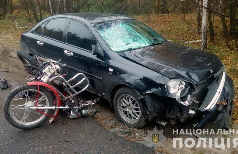 ДТП в Житомирской области: легковушка сбила мопед, водитель двухколёсного не выжил