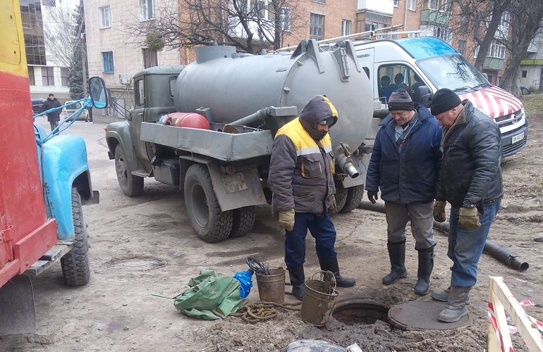 Аварийные бригады Водоканала проводят ремонтные работы: где сегодня в Житомире нет воды