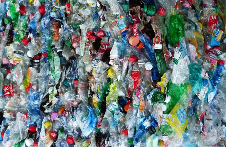 Пластик, бумага, батарейки: куда в Житомире сдавать отходы на переработку