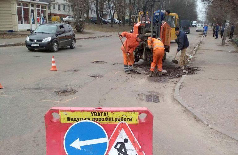 Улицы Житомира готовят к текущему ремонту дорожного покрытия - горсовет
