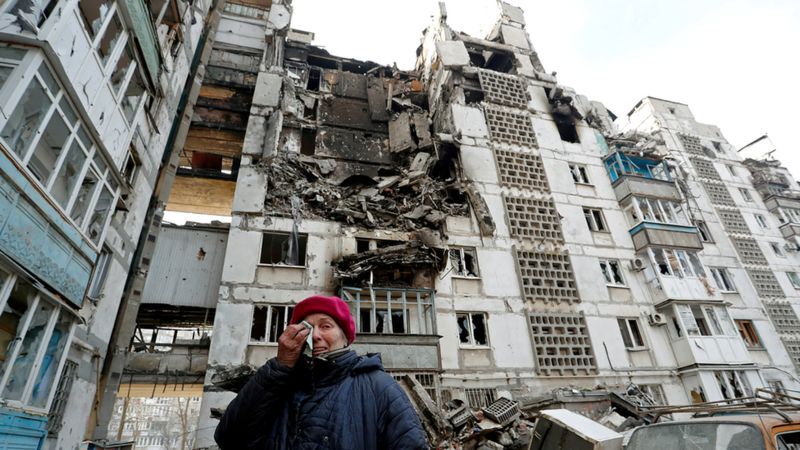 Строители из России едут на заработки в оккупацию — в разрушенный Мариуполь. Что у них в голове? Собрали рассказы этих людей