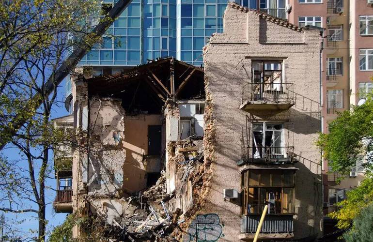 Рана в центре Киева: что будет с домом на Жилянской, который разрушила Россия