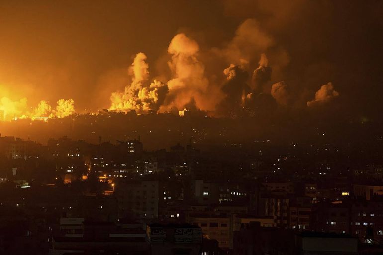 Армия Израиля наносит крупнейшие авиаудары в Газе: жутки кадры. ВИДЕО