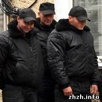 Охранники кондитерской фабрики не пустили Леонида Нехамкина. ФОТО