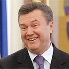 Новый конфуз: Янукович в Давосе не смог прочитать лозунг Украины. АУДИО. ВИДЕО