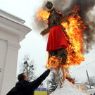 Мистецтво і культура: Масленица. В Житомире сожгли чучело зимы. ВИДЕО