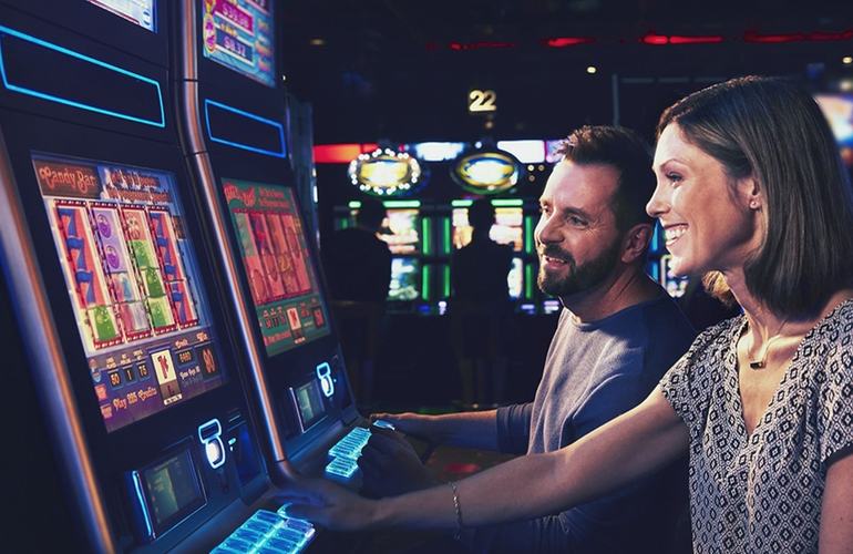 Играть в игровые автоматы на деньги - удовольствие доступное повсюду