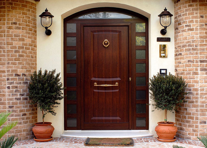Как правильно выбрать входную дверь в квартиру или дом: все, что нужно знать