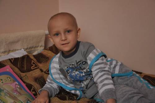 Семья житомирян просит помощи в лечении трехлетнего сына