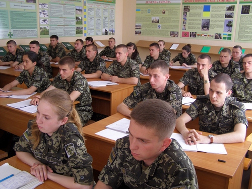 Житомирские лейтенанты-пограничники учились пограничной науке