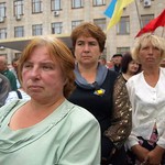 Люди і Суспільство: Сегодня в Житомире работники трех предприятий провели акцию протеста. ФОТО