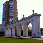 Місто і життя: На бывшей ВДНХ Житомира начали реконструкцию арки «Мистецькі ворота»