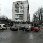В Житомире без согласия жителей к многоэтажке достроили магазин. ФОТО