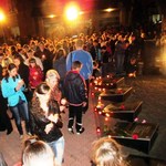 Люди і Суспільство: Житомир: сотни свечей зажгли участники вечера-реквиема в память о чернобыльцах. ФОТО