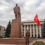 Люди і Суспільство: В Житомире на митинге у Ленина коммунисты пугали житомирян Евросоюзом. ФОТО