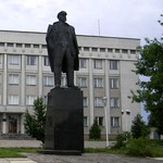 Новини України: «Свобода» собирает подписи за демонтаж памятника Ленину в Овруче