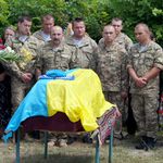 Війна в Україні: В Житомирской области более тысячи человек провели в последний путь Виталия Гасюка. ФОТО