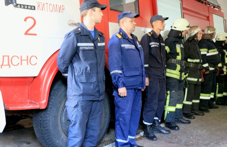 Работа с огоньком: житомирские пожарные рассказали о своих трудовых буднях. ФОТО